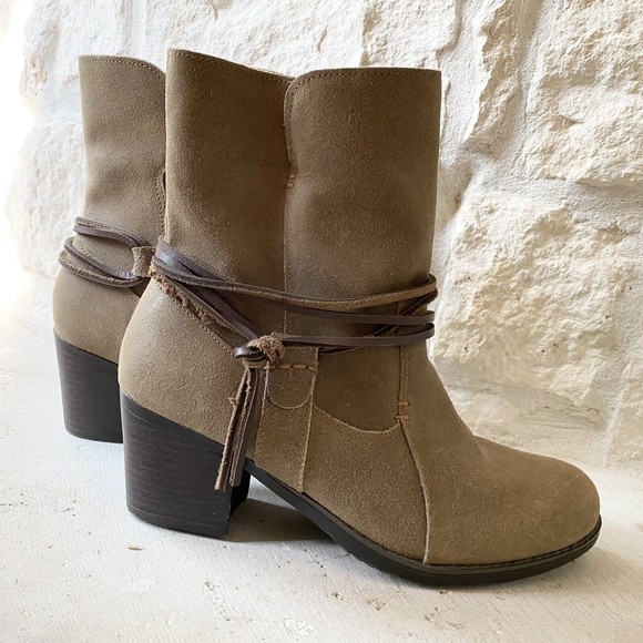 Eddie Bauer 6.5 Ankle Boot‎ Block Heel Bootie Louise Chocolate Leather Shearling - Picture 8 of 9